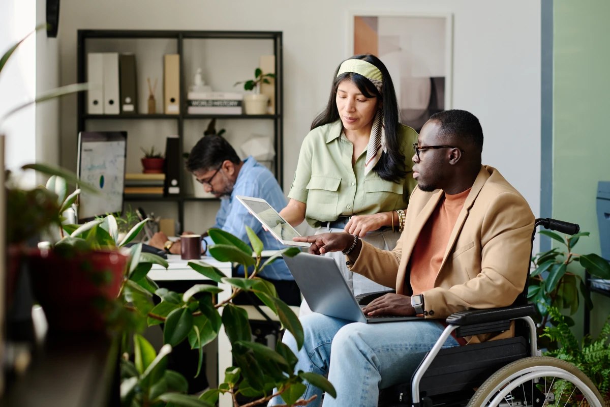 Le droit au travail à l'épreuve de l'inclusion : un défi pour l'entreprise moderne